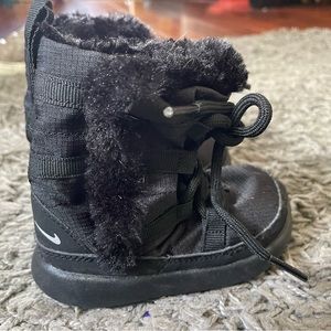 Nike Baby faux fur boots